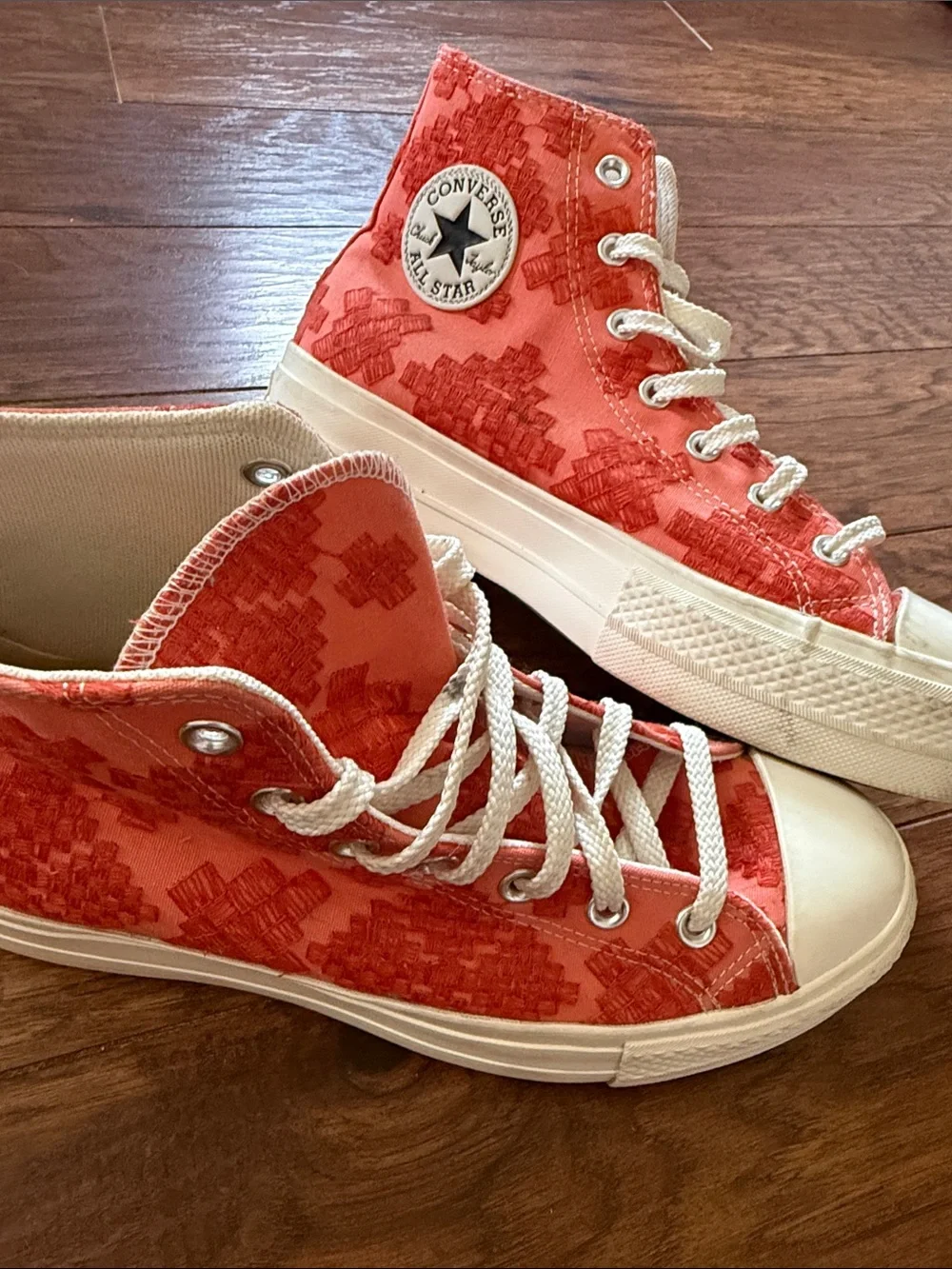 Women’s Converse Chuck Taylor All-Star Lift High Top Sneakers - Picture 2 of 8
